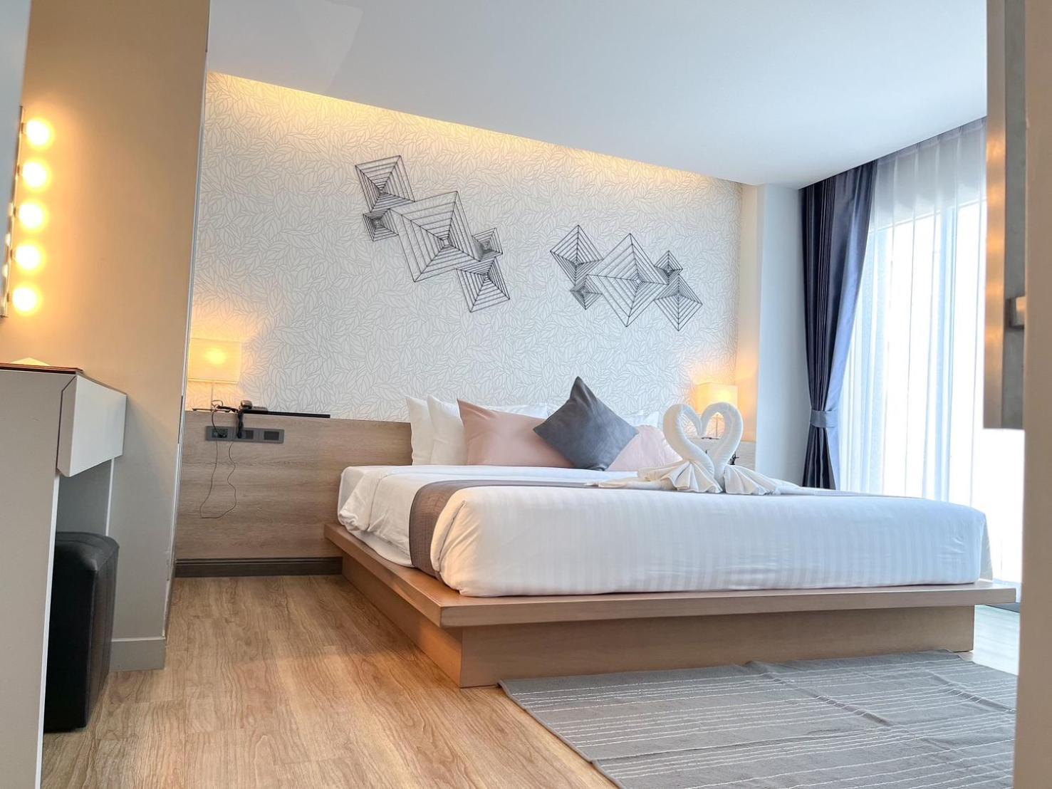 Slive Hotel Surin Bagian luar foto